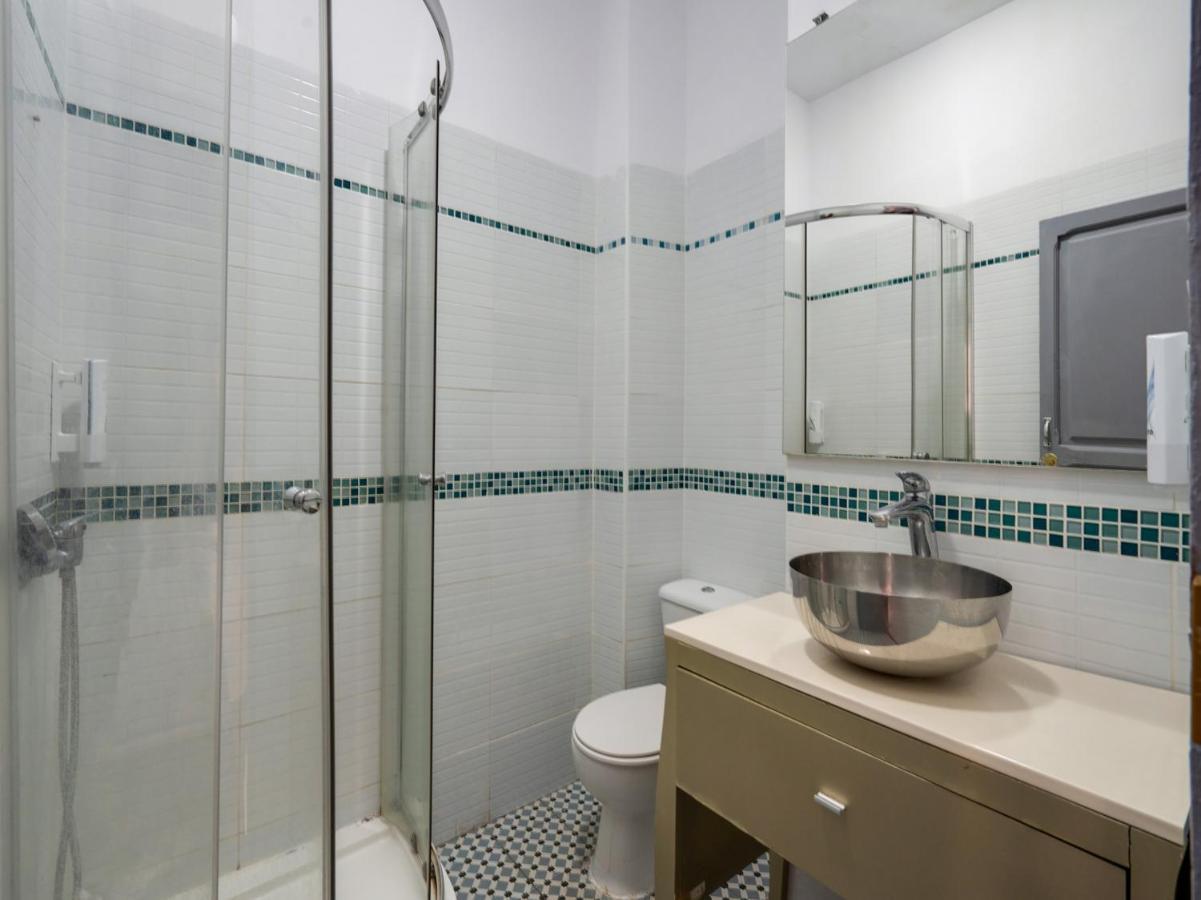 Oyo Ruzafa Guesthouse Βαλένθια Εξωτερικό φωτογραφία