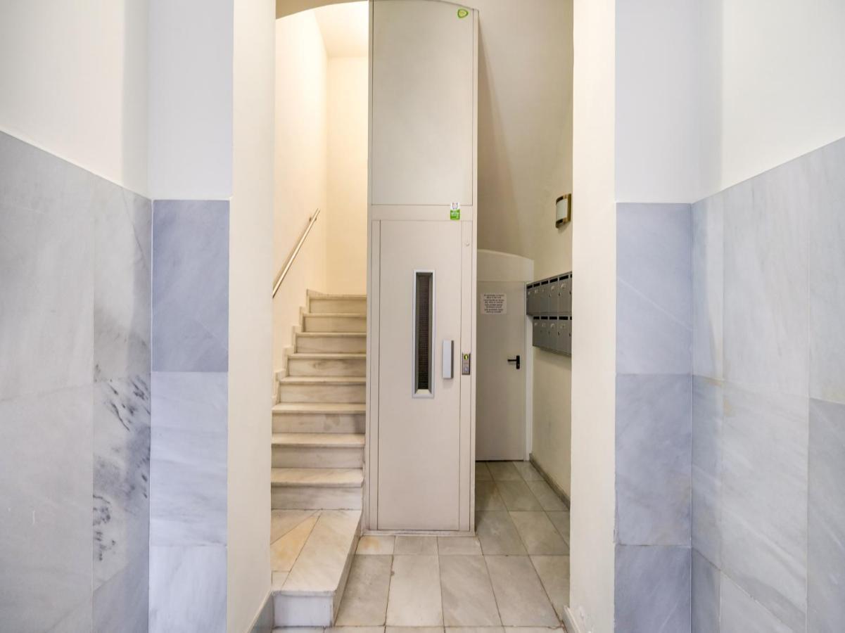 Oyo Ruzafa Guesthouse Βαλένθια Εξωτερικό φωτογραφία