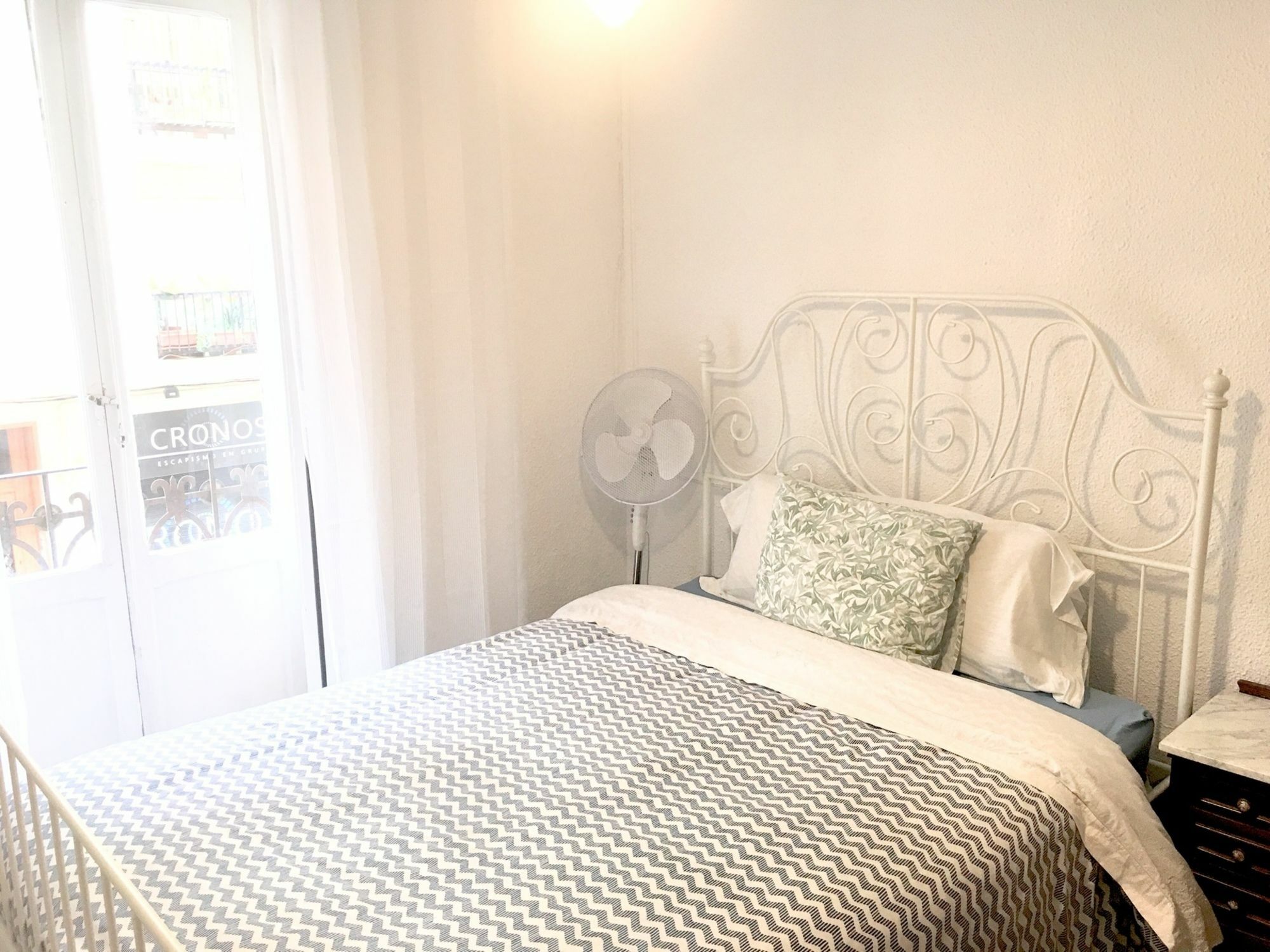 Oyo Ruzafa Guesthouse Βαλένθια Εξωτερικό φωτογραφία